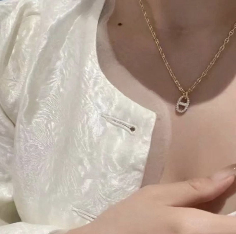 H**me5 necklaces